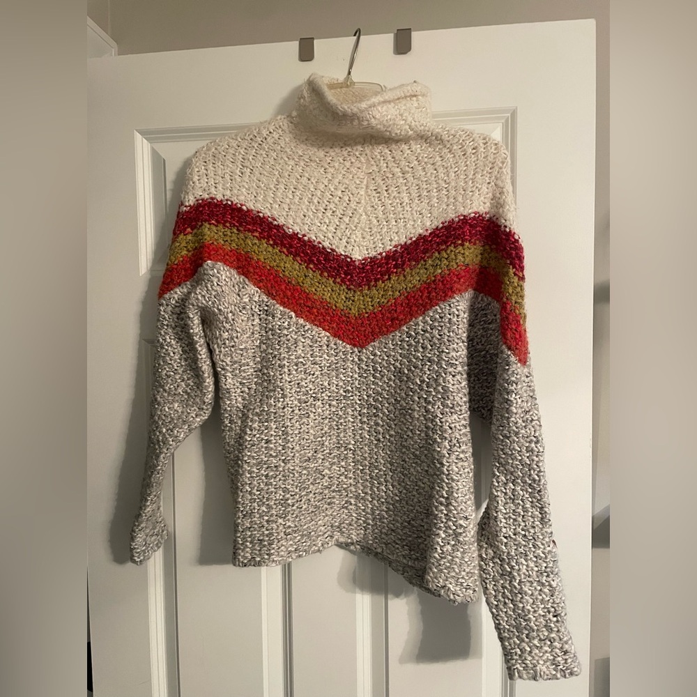 Free People Ladies Ski sweater size XS.  Worn once